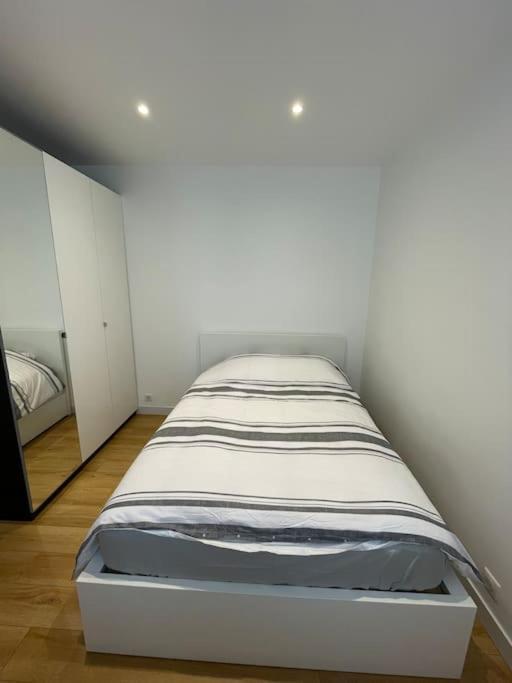 Paris Centre Clamart Hopital Percy Appart 2 Pieces Tres Lumineux Grand Екстериор снимка