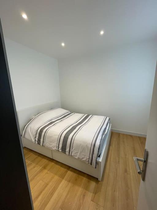 Paris Centre Clamart Hopital Percy Appart 2 Pieces Tres Lumineux Grand Екстериор снимка