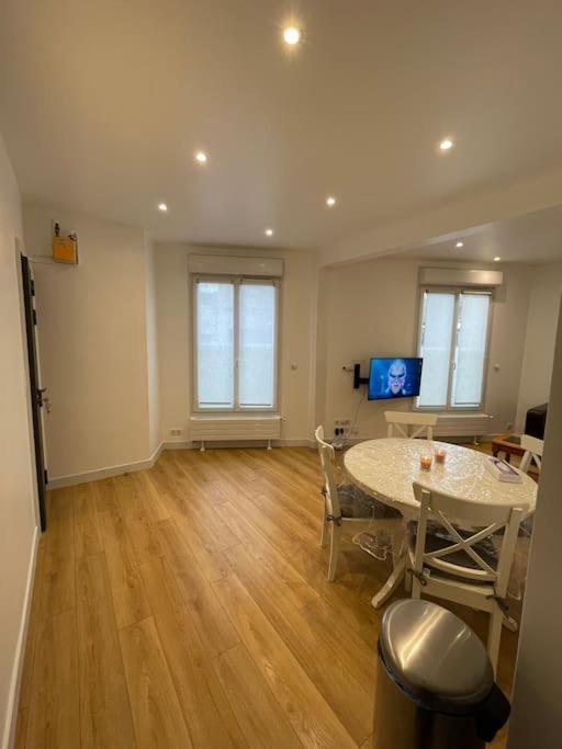 Paris Centre Clamart Hopital Percy Appart 2 Pieces Tres Lumineux Grand Екстериор снимка