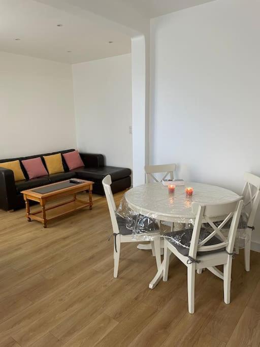 Paris Centre Clamart Hopital Percy Appart 2 Pieces Tres Lumineux Grand Екстериор снимка